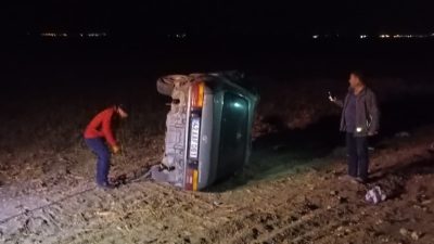 Konya'nın Beyşehir ilçesinde şarampole devrilen otomobilin sürücüsü hayatını kaybetti.