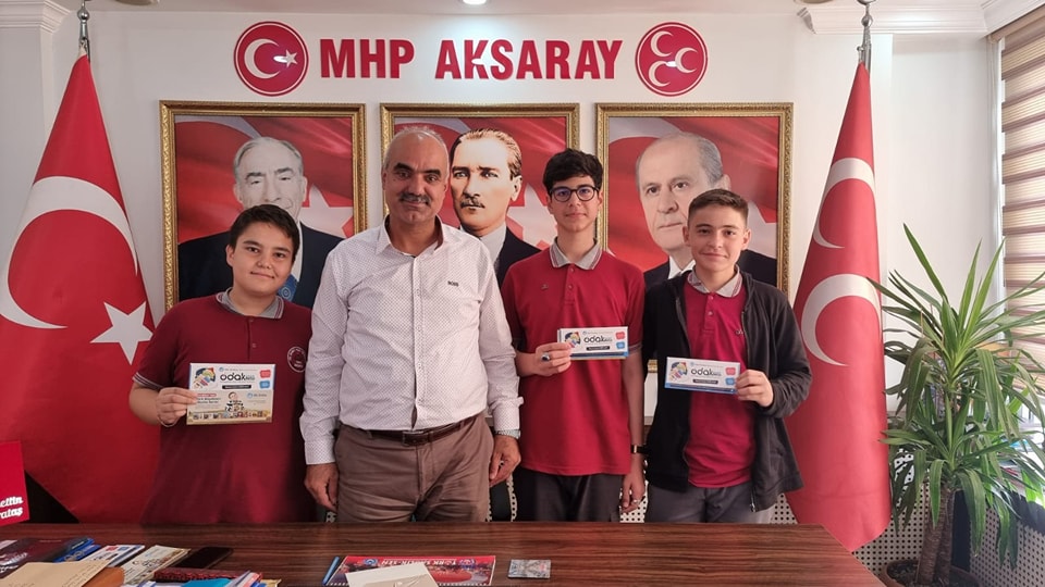 MHP İl Başkanı Burhanettin Karataş’a gençlerden ziyaret ve hediyeleşme