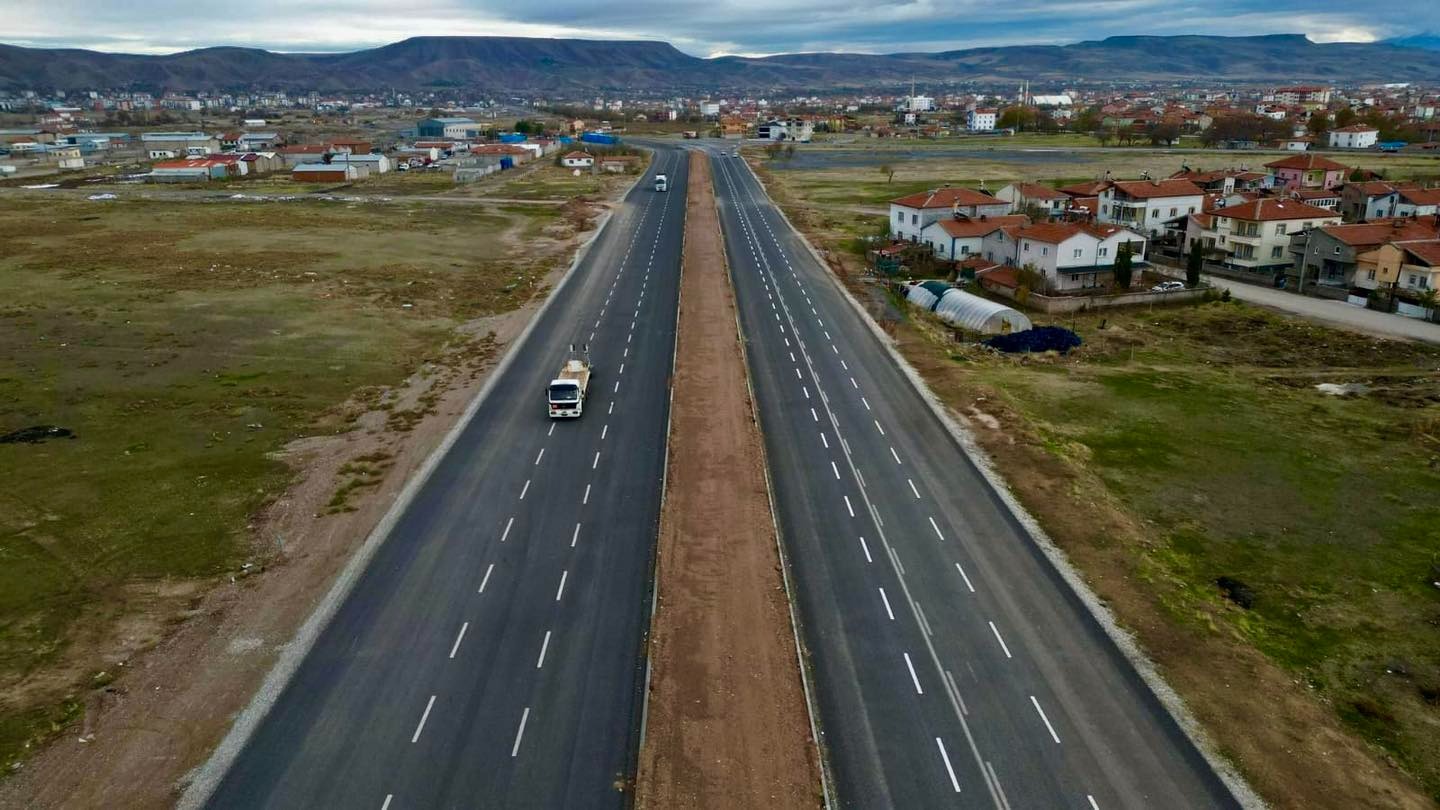 Aksaray’da 50 metrelik yeni bulvar yolu peyzajla güzelleşecek