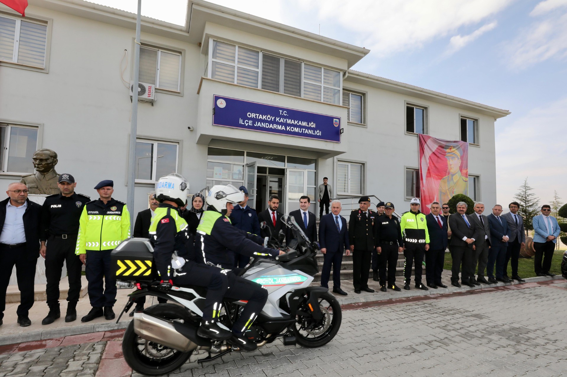 Otoyolların denetimi Jandarmaya devredildi: Aksaray’da göreve başladı!