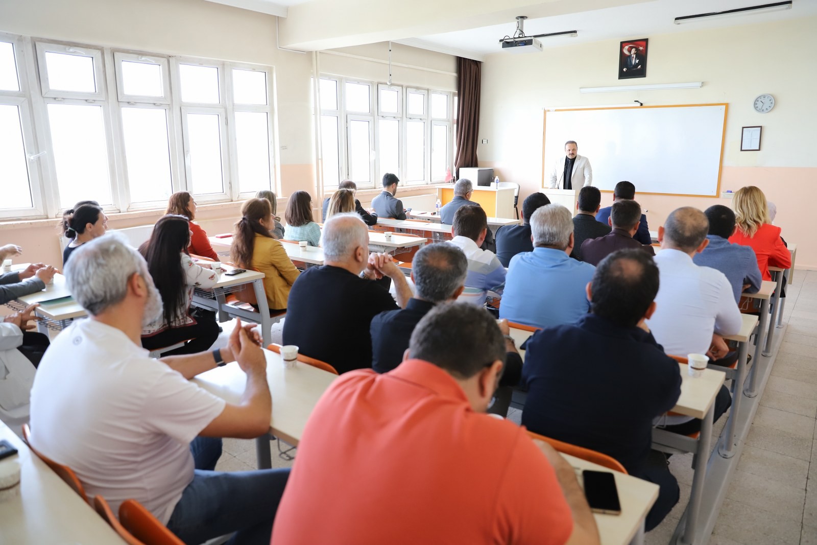 ASÜ TBMYO akademik ve sosyal bakımdan iyi işler ortaya koyuyor