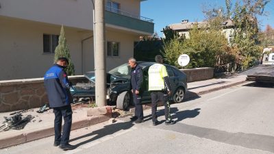 Konya'nın Seydişehir ilçesinde meydana gelen trafik kazalarında 2 kişi yaralandı.