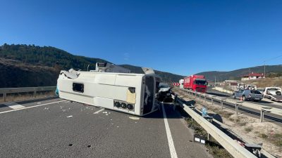 Çankırı’da midibüs, tır ve hafif ticari aracın karıştığı kazada, ilk
