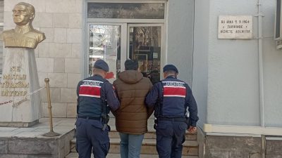 Kayseri’de “kasten öldürme” suçundan aranan zanlı tutuklandı. İl Jandarma Komutanlığı