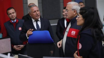 Vali Mehmet Ali Kumbuzoğlu, 112 Acil Çağrı Merkezi’ni ziyaret ederek