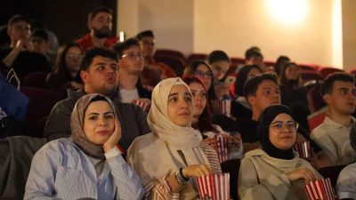 Aksaray Belediyesi’nden tıp öğrencilerine sinema molası