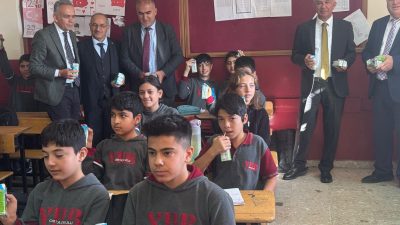 Sağlıklı nesiller için süt tüketimi teşvik ediliyor.