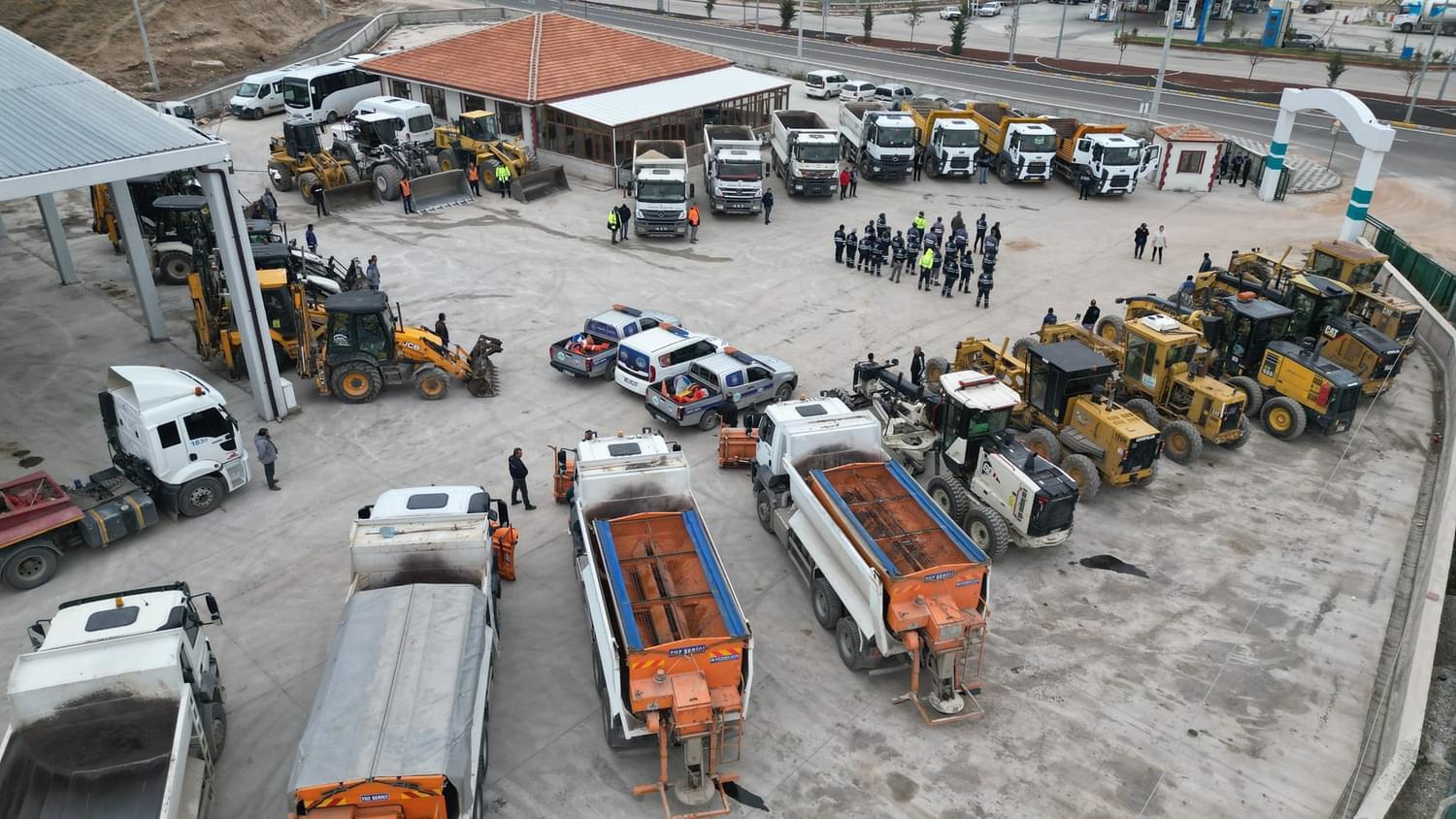 Kar topu oynayın; Gerisini biz hallediyoruz!” Aksaray Belediyesi kışa hazır!