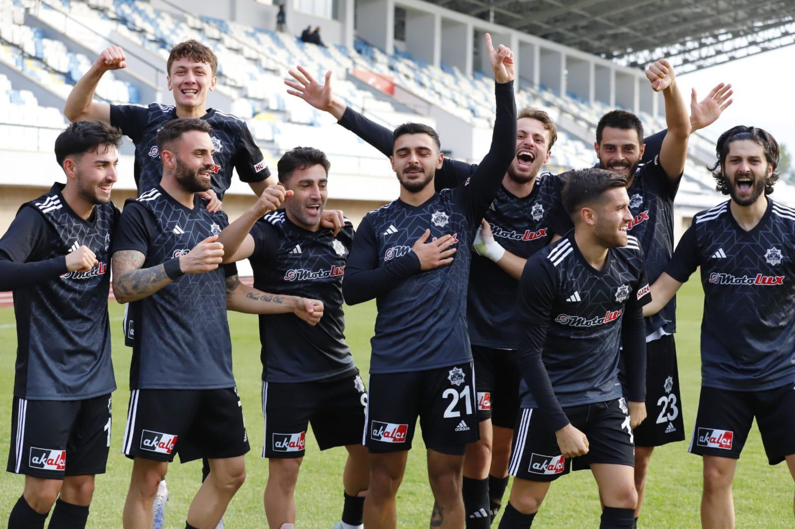 Aksarayspor fırtınası Erbaa’da esti: 4-1’lik zaferle liderlik koltuğunda!