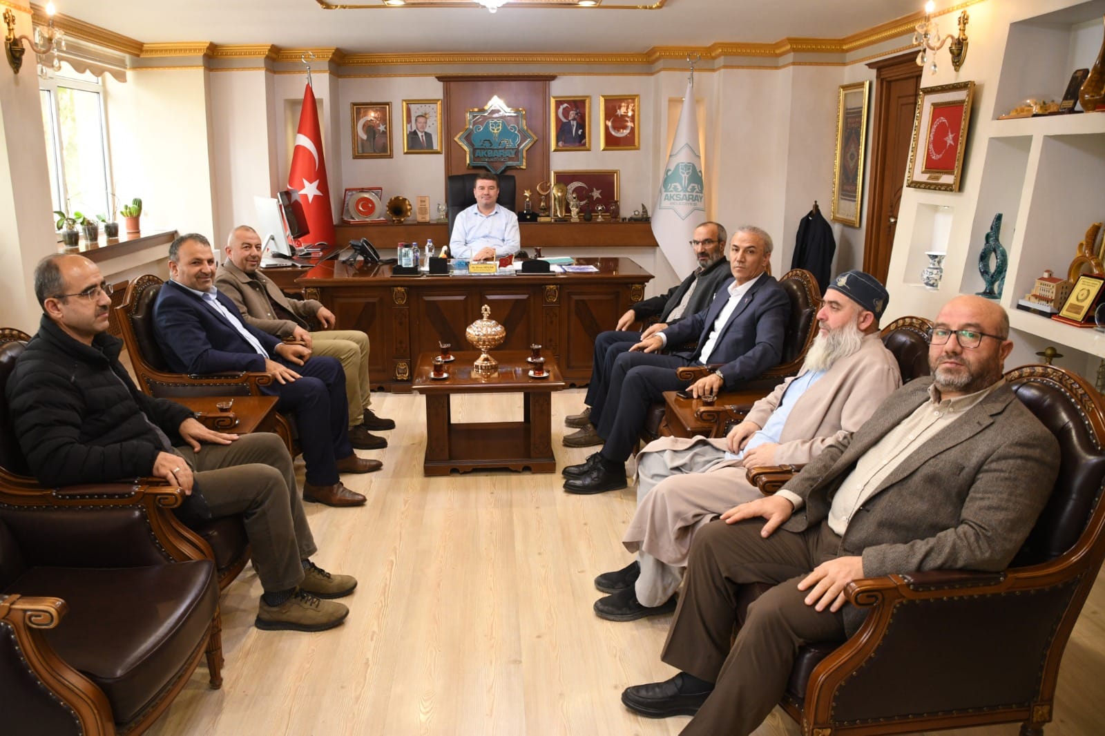 Aksaray Belediye Başkanı Dinçer, ilçe belediye başkanlarını ağırladı