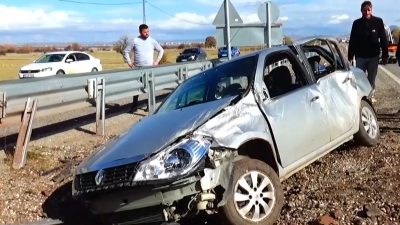 Konya’nın Beyşehir ilçesinde otomobilin devrilmesi sonucu 4 kişi yaralandı.