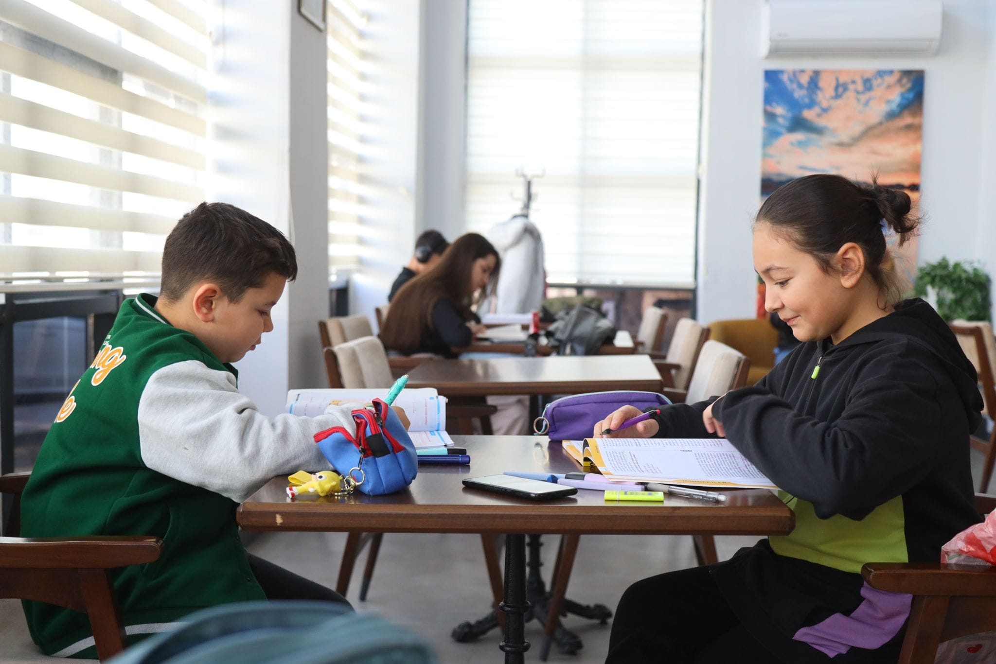 Aksaray’da kitap konakları dolup taşıyor: Gençlerden yoğun ilgi