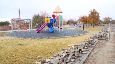 Aksaray Belediyesi, şehir genelinde başlattığı park yenileme ve onarım çalışmalarına