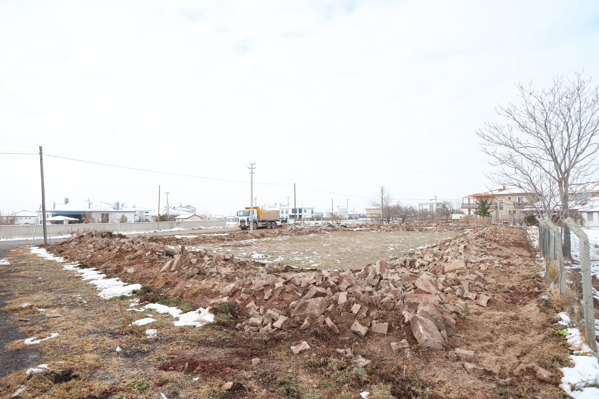 Aksaray Belediyesi, Çiftlik Mahallesi’ne yeni bir park kazandırıyor