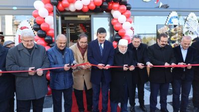 Aksaray’da Cafeler Caddesi’nde iş insanı İsmail Gümüşsoy tarafından açılan Çöps