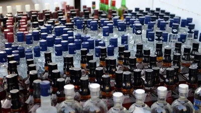 Adana'da 399 litre sahte içki ele geçirildi, 8 şüpheli gözaltına
