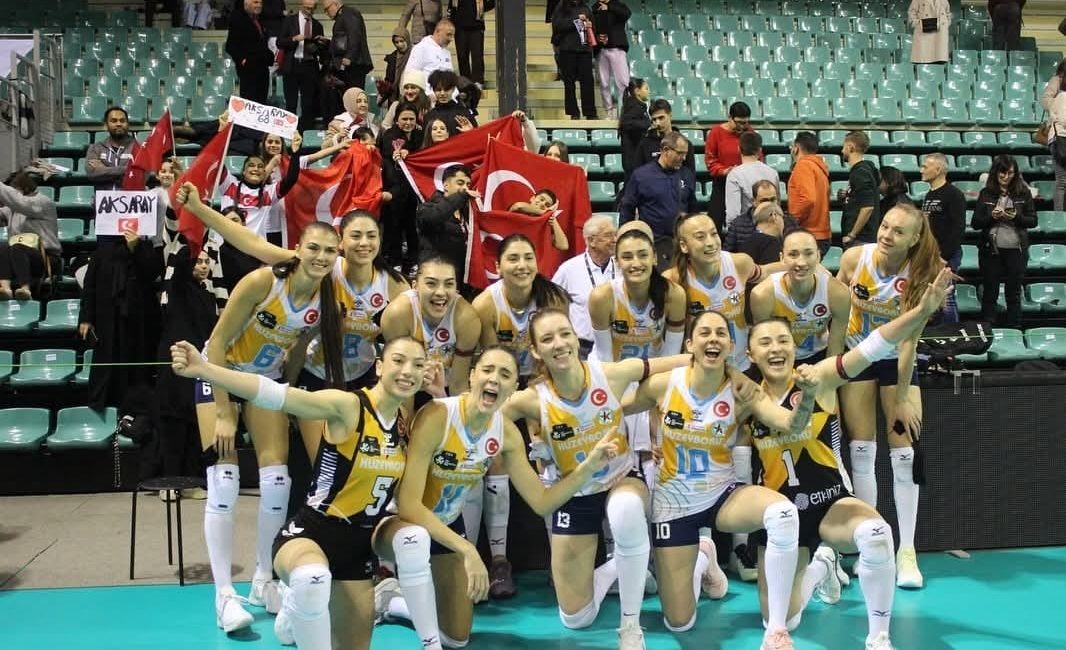 Kuzeyboruspor kadın voleybol takımı