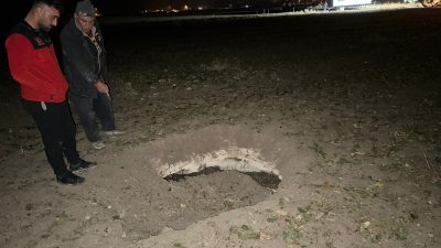 Karapınar ilçesinde pancar hasadı sırasında tarlada 2 metre çapında ve