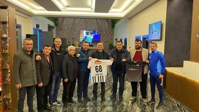 Bursa Aksaraylılar Derneği, kritik maç öncesi lider Aksarayspor’u yalnız bırakmadı.