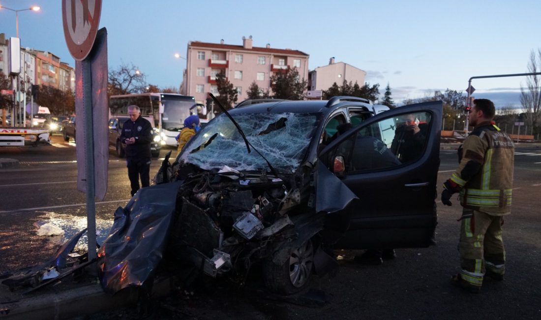 Ankara’nın Polatlı ilçesinde meydana gelen trafik kazasında 1’i ağır 9