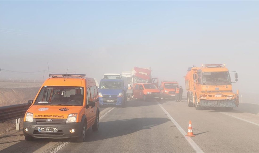 Konya'da 8 aracın karıştığı zincirleme trafik kazasında 8 kişi yaralandı.