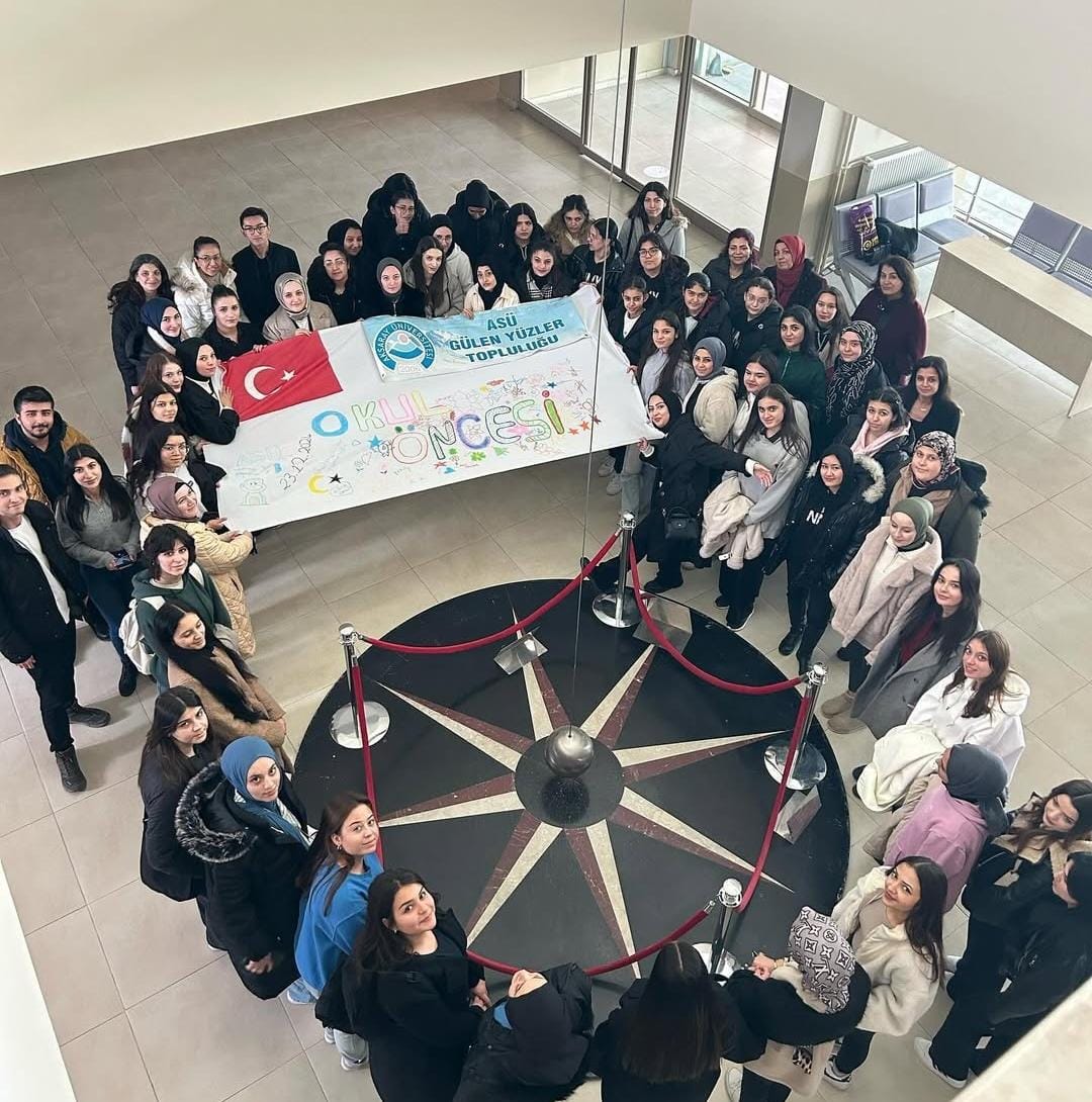 Aksaray Üniversitesi Gülen Yüzler Topluluğundan tanıtım etkinliği