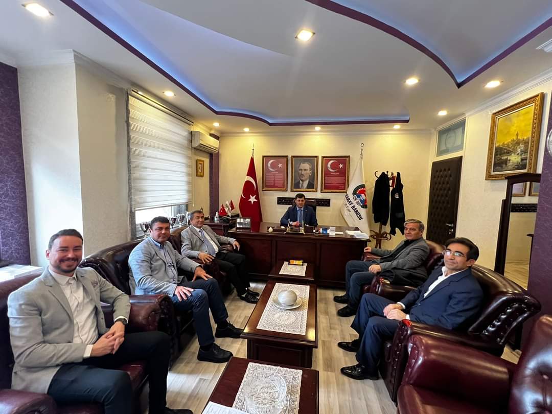 Aksaray Fatih Mesleki ve Teknik Anadolu Lisesi yöneticileri ve öğretmenleri,