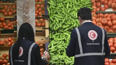 Ticaret Bakanlığı ekipleri, asgari ücretteki artış sonrasında özellikle temel gıda