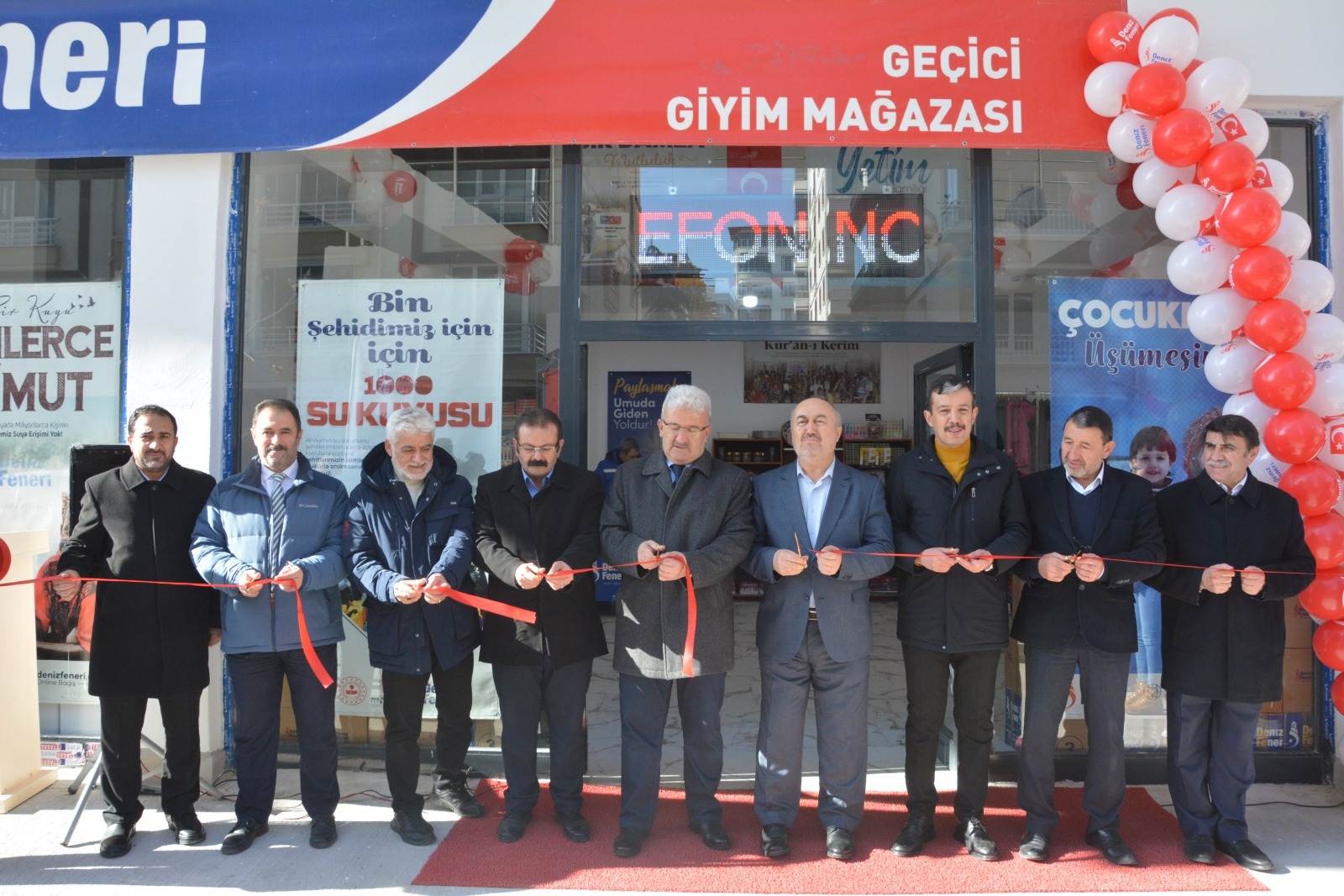 Aksaray’da Geçici Deniz Feneri Giyim Mağazası açıldı