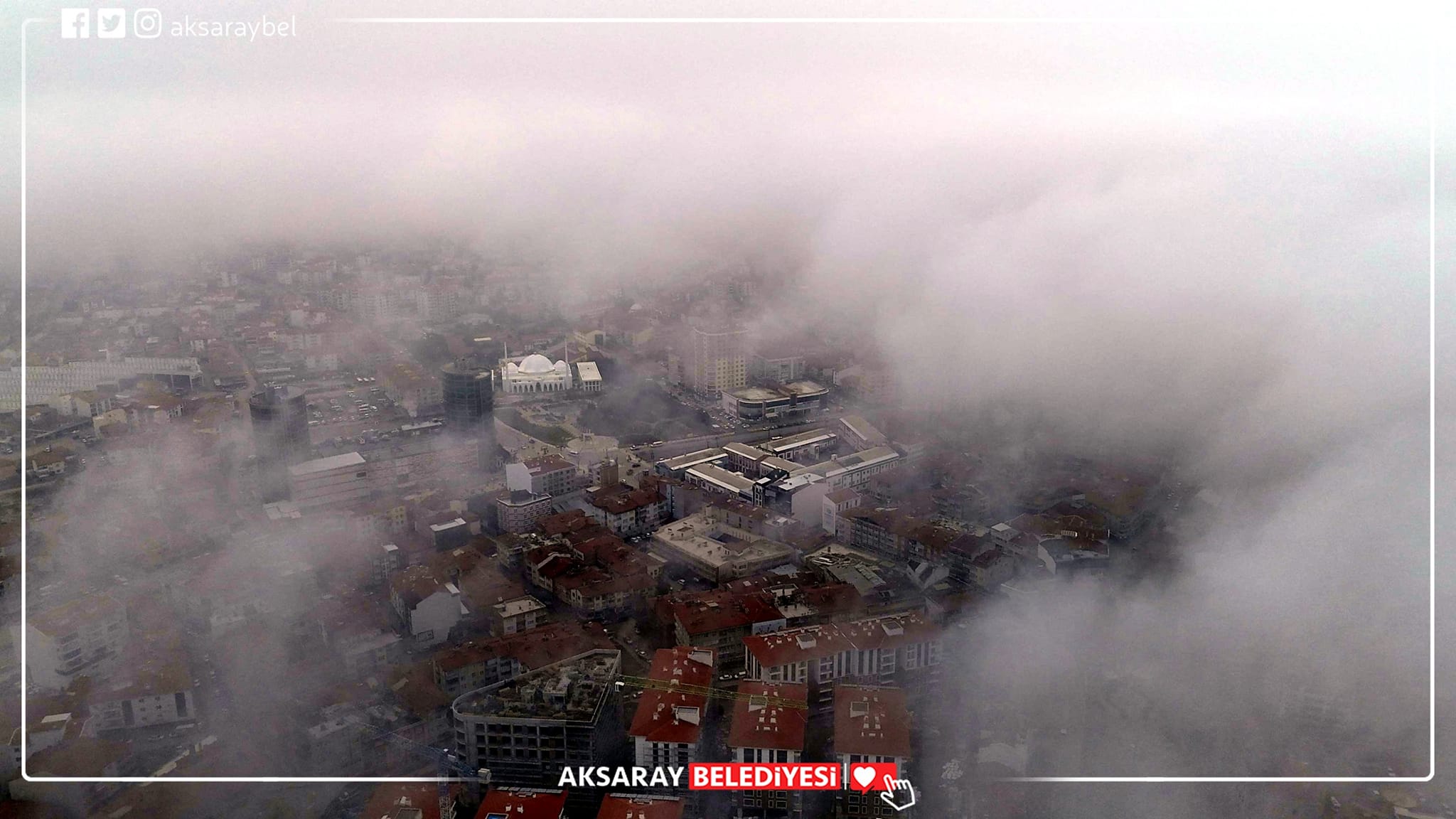 Aksaray’da Sisli Hava Büyüledi, Ulaşımda Dikkat Çağrısı Yapıldı