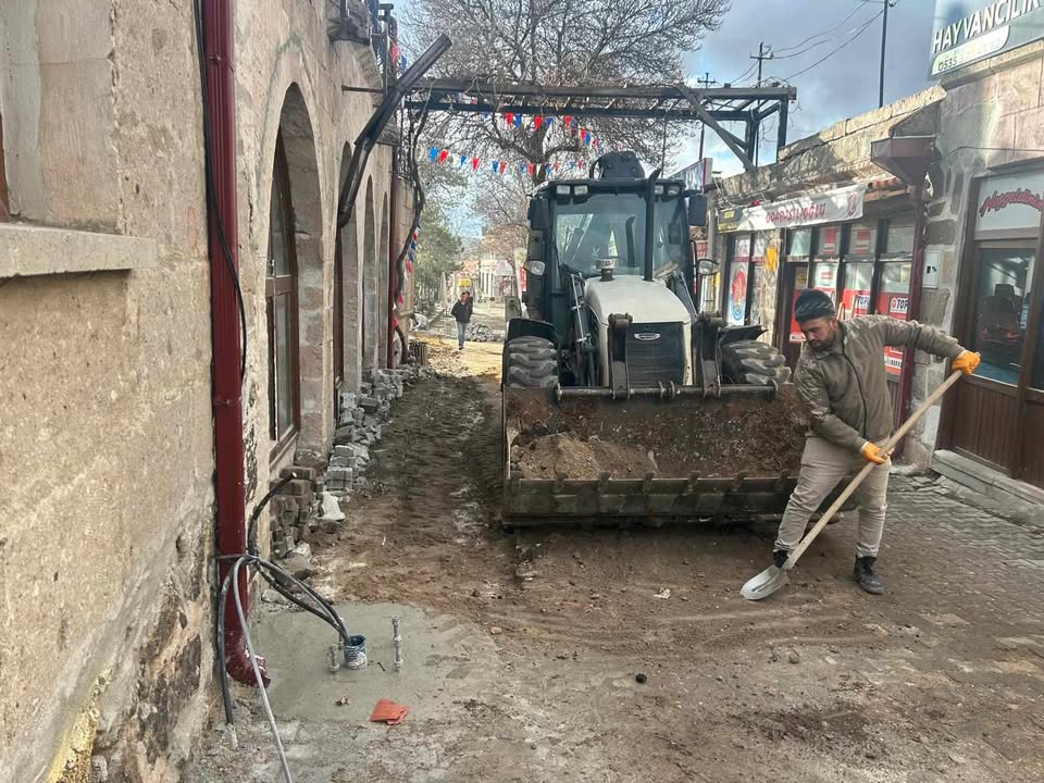 Güzelyurt Çarşı Meydanı’ndaki Yol Onarımları Başladı, Ulaşım Konforu Artacak