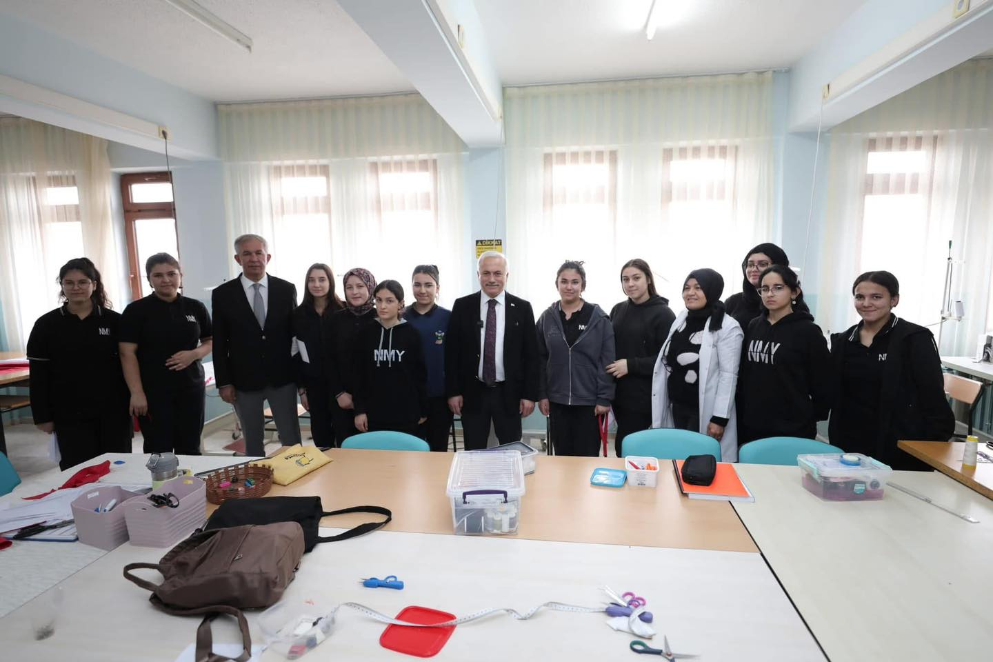 Vali Kumbuzoğlu ve Millî Eğitim Müdürü Alpaslan’dan liseye ziyaret