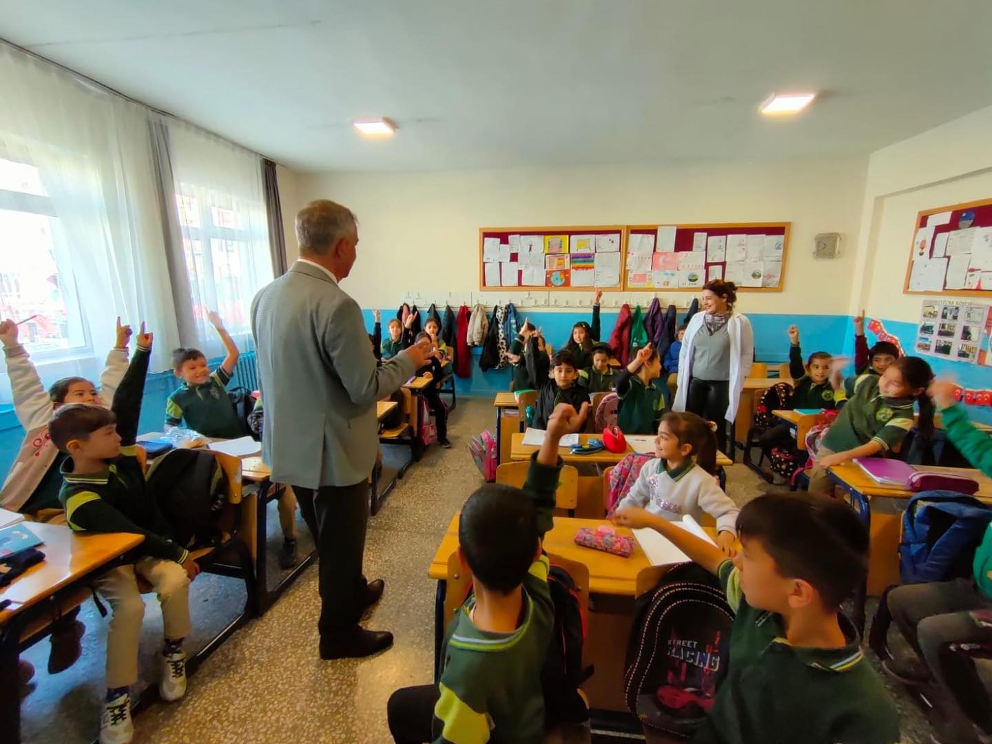 Okul kıyafet yönetmeliğinde değişiklik: Yeni düzenlemeler yürürlüğe girdi