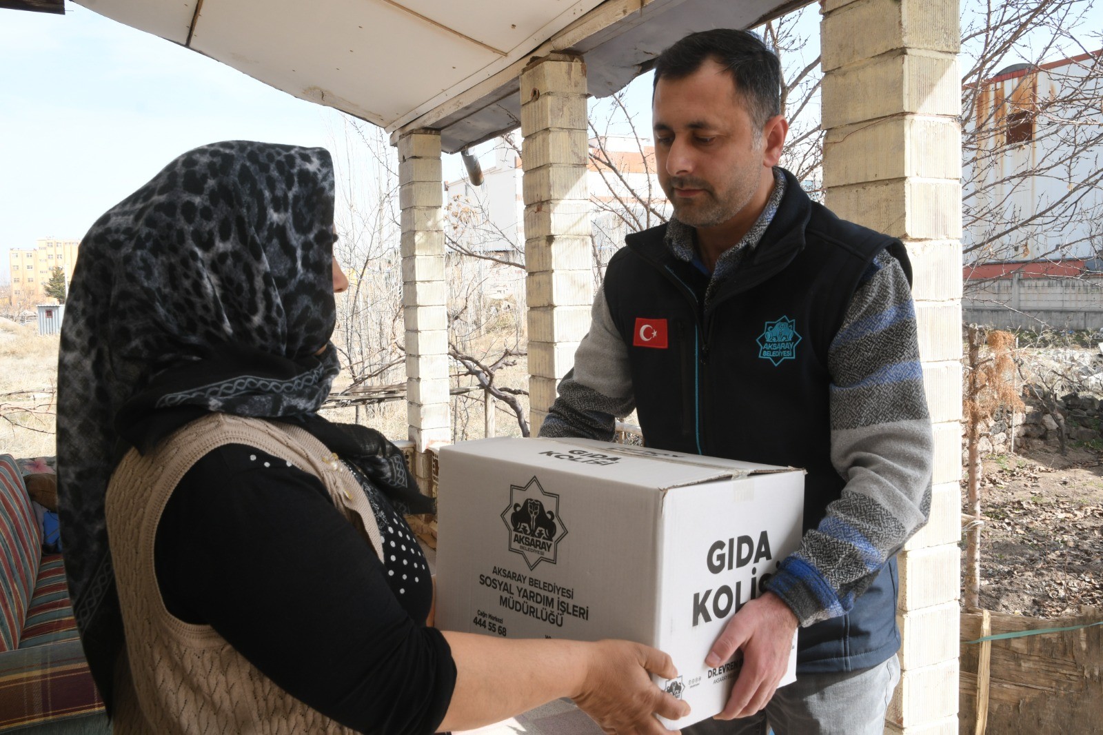 Belediye soğuk kış aylarında da ihtiyaç sahiplerini yalnız bırakmıyor