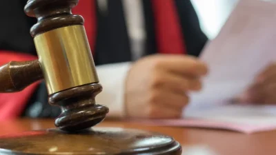 Eskişehir'in Tepebaşı ilçesinde aralarında husumet bulunan Hasan Hüseyin Doğruk'u sopayla