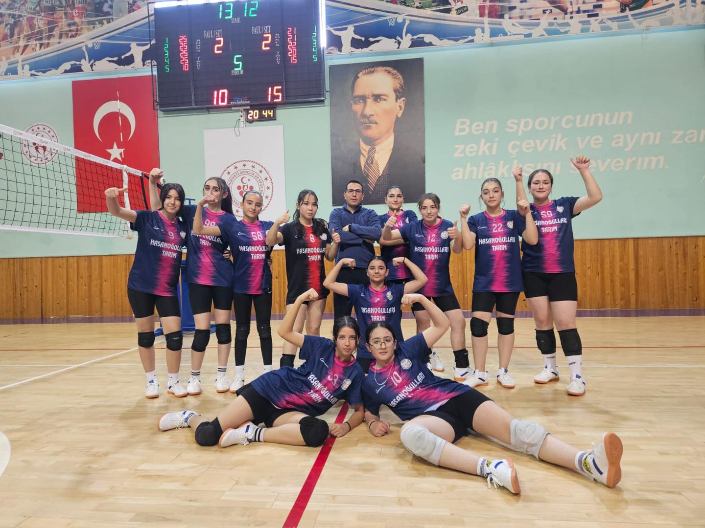 Ortaköy Yunus Emre İlçe Spor Kulübü, Küçük Kızlar Voleybol Ligi’nde 3. oldu