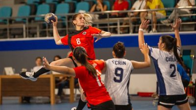 Aksaray Belediyespor Genç Kız takımı, Kırşehir’de düzenlenen Genç Kızlar