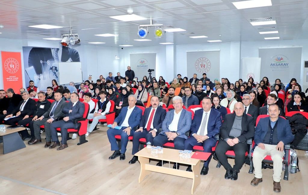 Aksaray Gençlik Merkezi’nde, Bakanlık himayelerinde Gençlik ve Spor İl Müdürlüğü