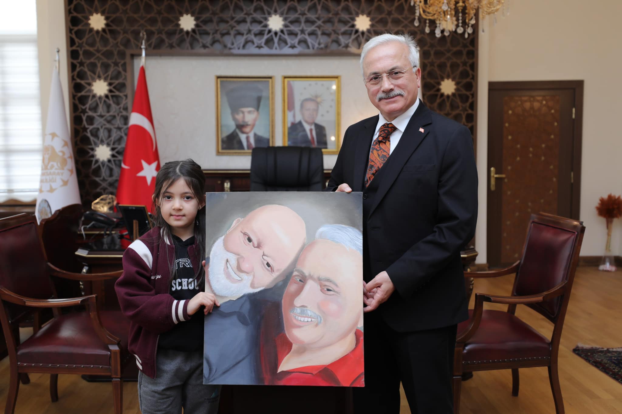 Minik Ressam Kiraz Cömert’ten Vali Kumbuzoğlu’na anlamlı hediye