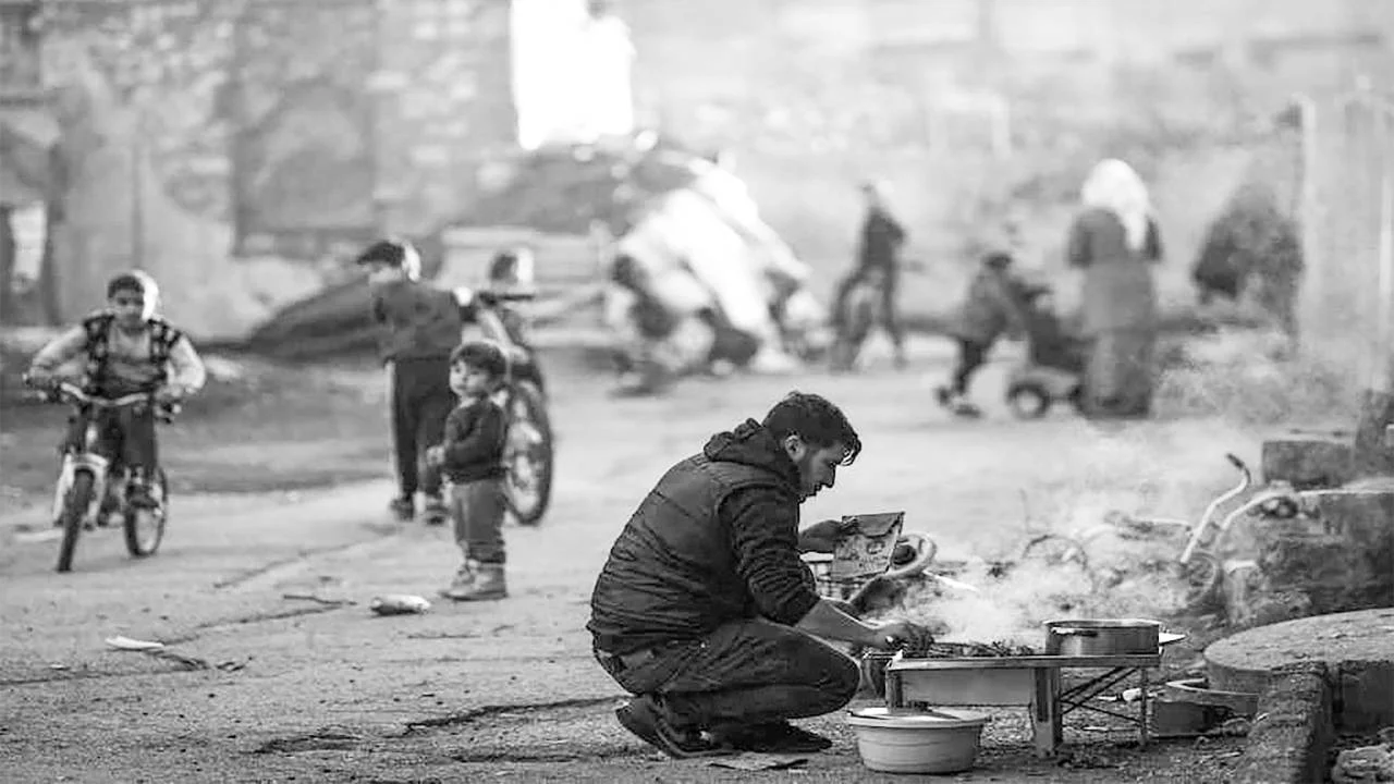 Çocukluğunda yoksul bir evde büyüyen bireylerin kaçı halen yoksul?