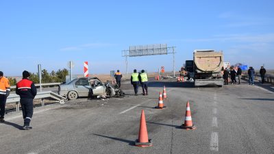Konya'nın Kulu ilçesinde otomobil ile tırın çarpıştığı kazada, 1 kişi