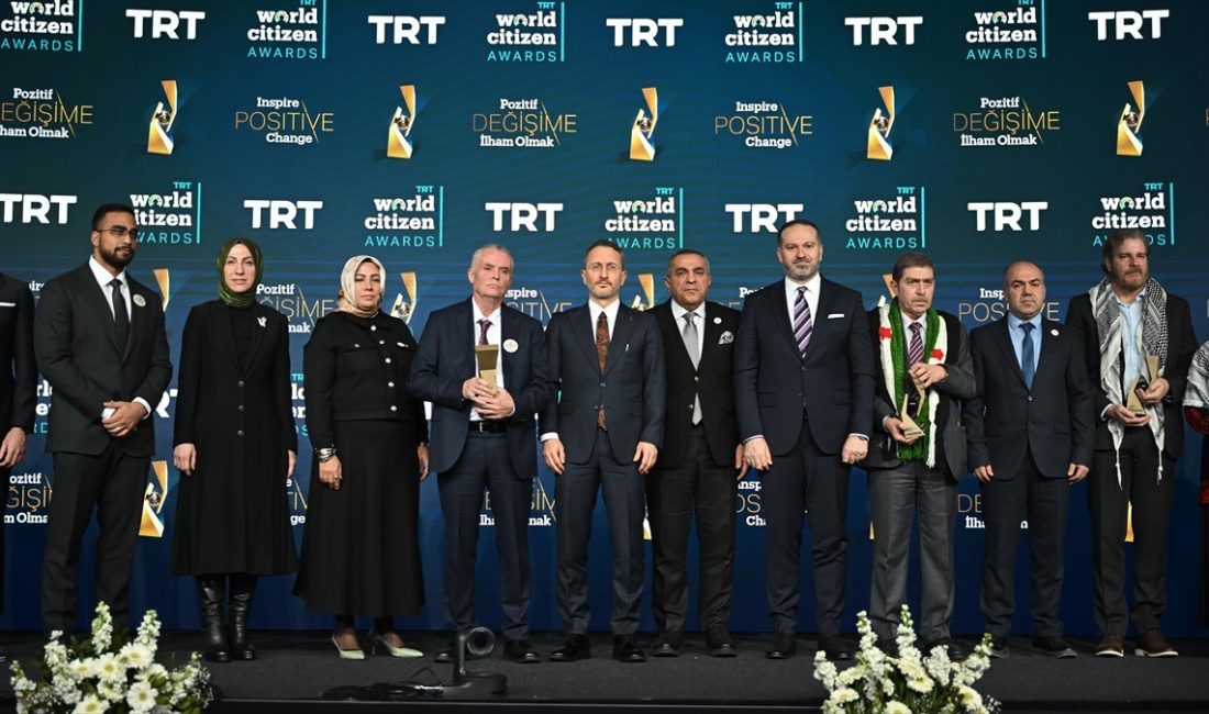 "TRT World Citizen Ödülleri" İstanbul'da düzenlenen törenle sahiplerine takdim edildi.