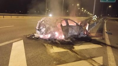 Meydana gelen kaza da otomobil kullanılamaz hale geldi