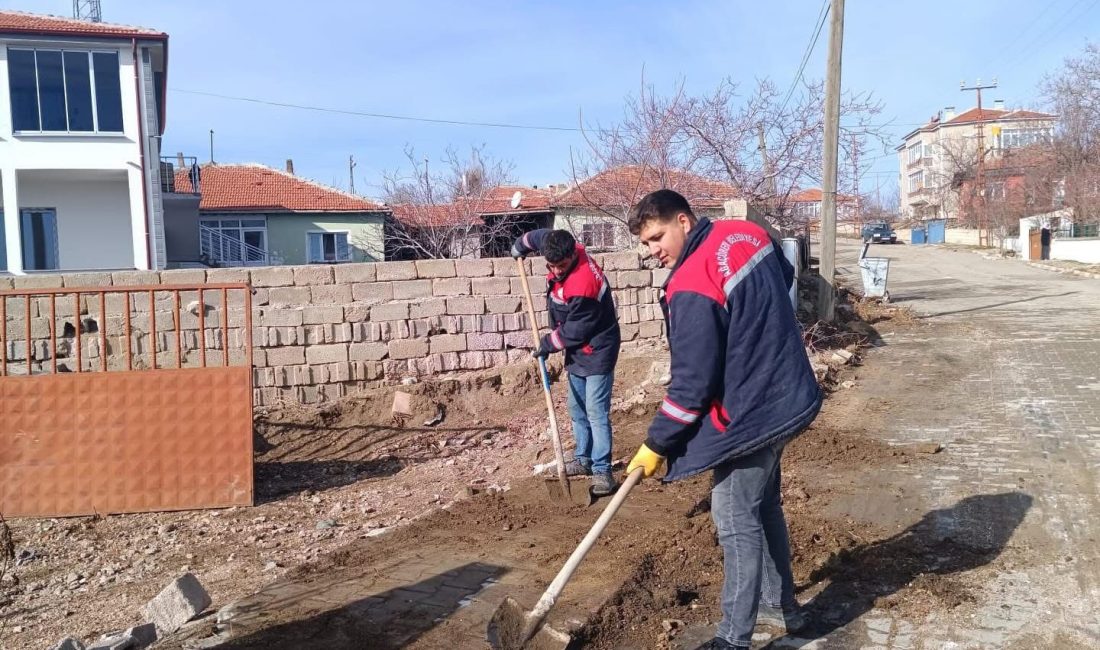 Ağaçören Belediye Başkanı Kemal Salman, hafta sonu da sahada çalışmalarına