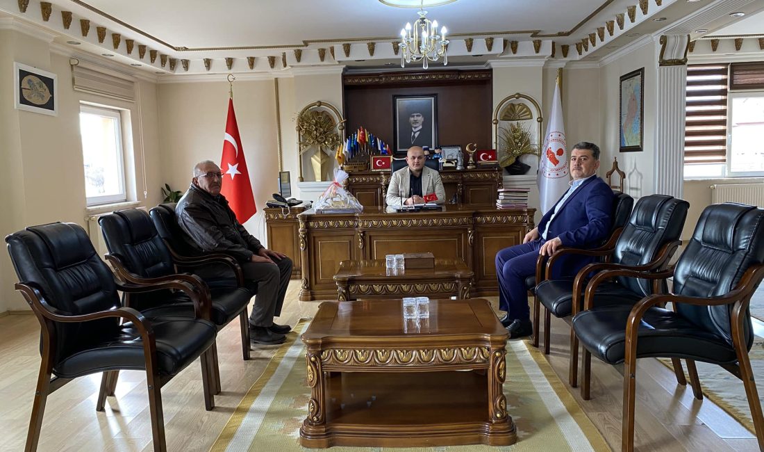 Milliyetçi Hareket Partisi (MHP) Ağaçören İlçe Başkanı Alparslan Göktaş ve