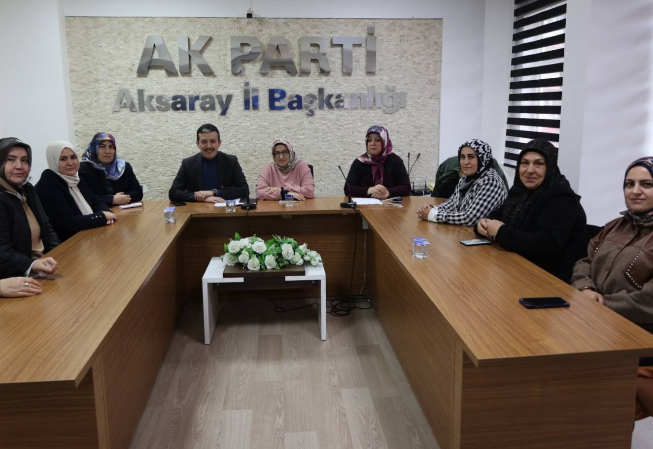 AK Parti İl Başkanı Kadın Kollarıyla tanışma toplantısı gerçekleştirdi
