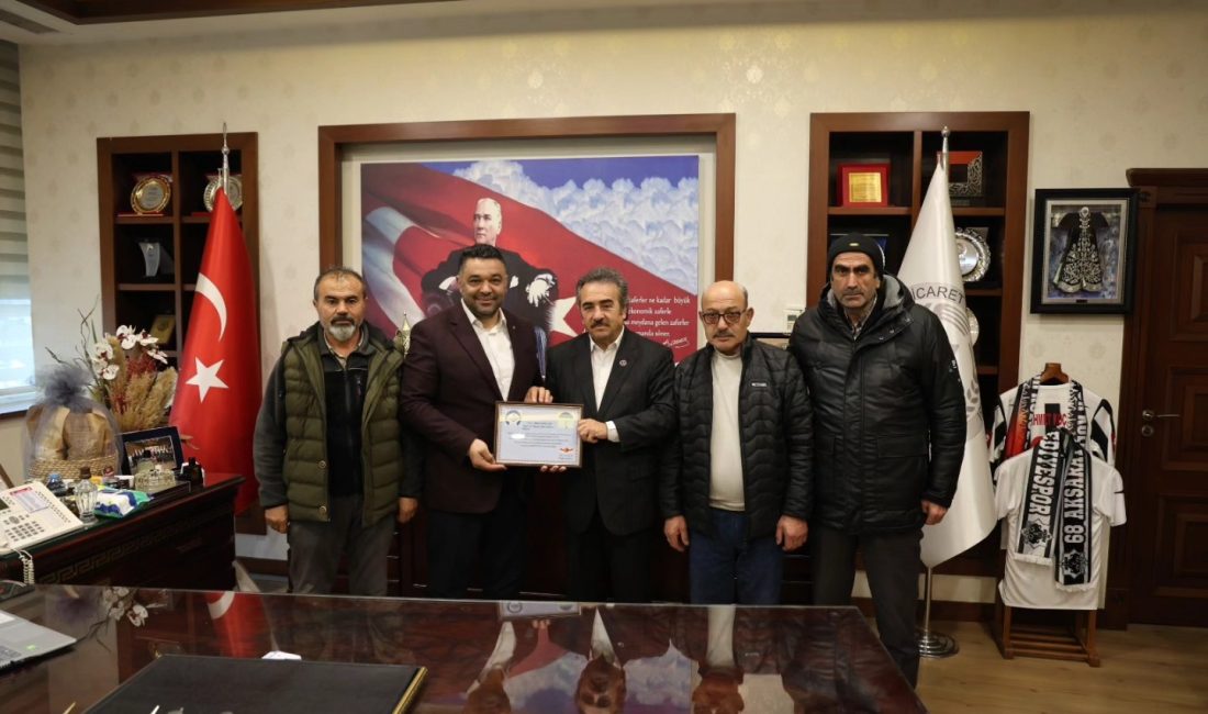 Büyük Birlik Partisi Aksaray İl Başkanı Yaşar Ar ve beraberindeki