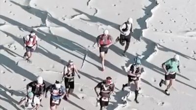 Dünyanın Tuz Gölü üzerinde gerçekleştirilen tek ultra maraton olan Runfire