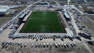 Eskil Belediyesi tarafından düzenlenen Köylerarası Futbol Turnuvası, festival havasında geçen