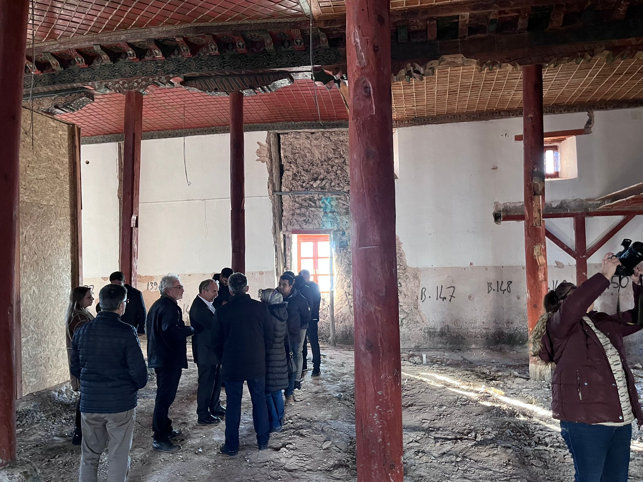 Eskil’de yıllardır ibadete kapalı olan Ulu Camii yeniden ibadete açılıyor
